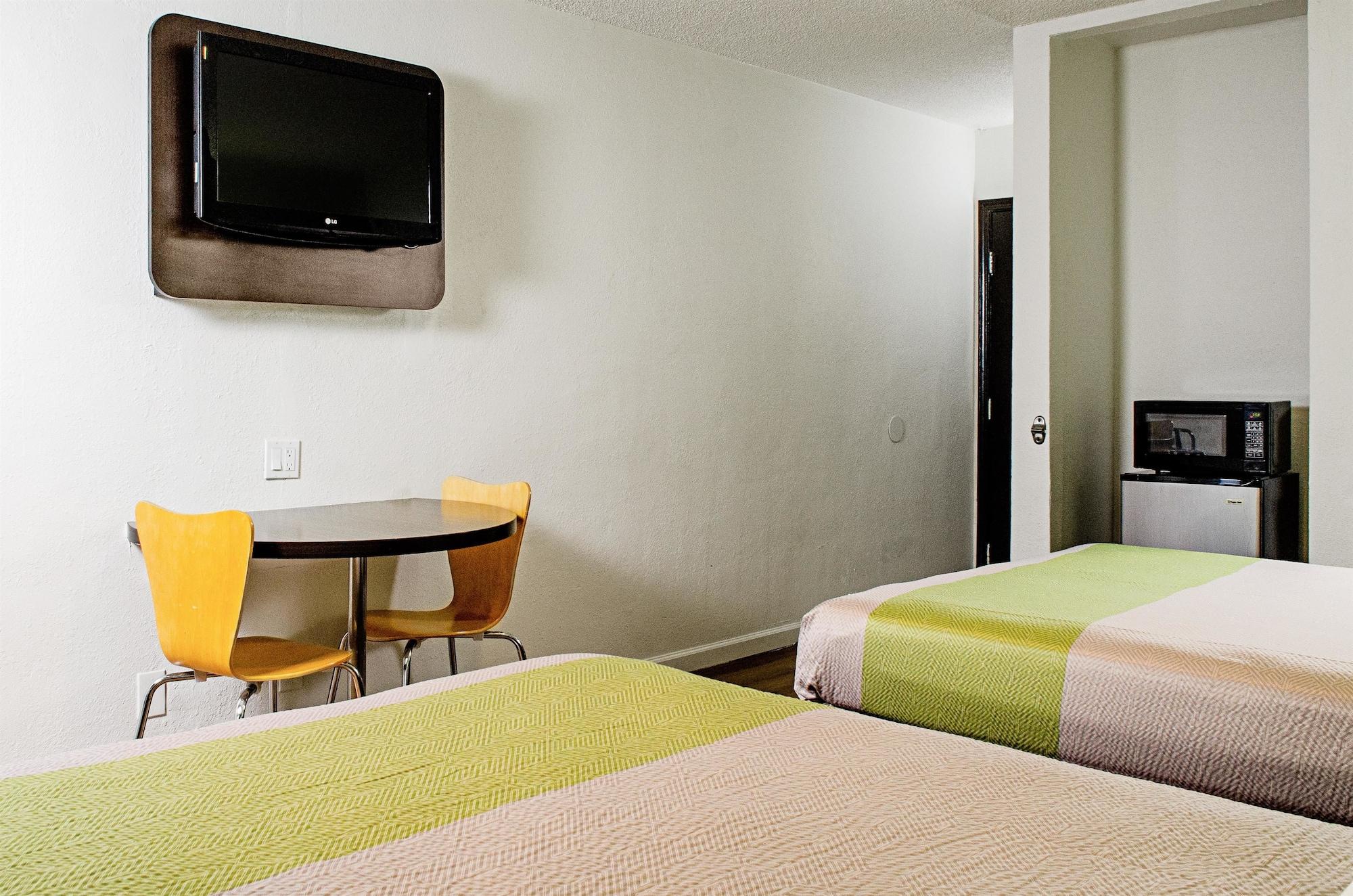 Motel 6-Modesto, Ca - Downtown Zewnętrze zdjęcie