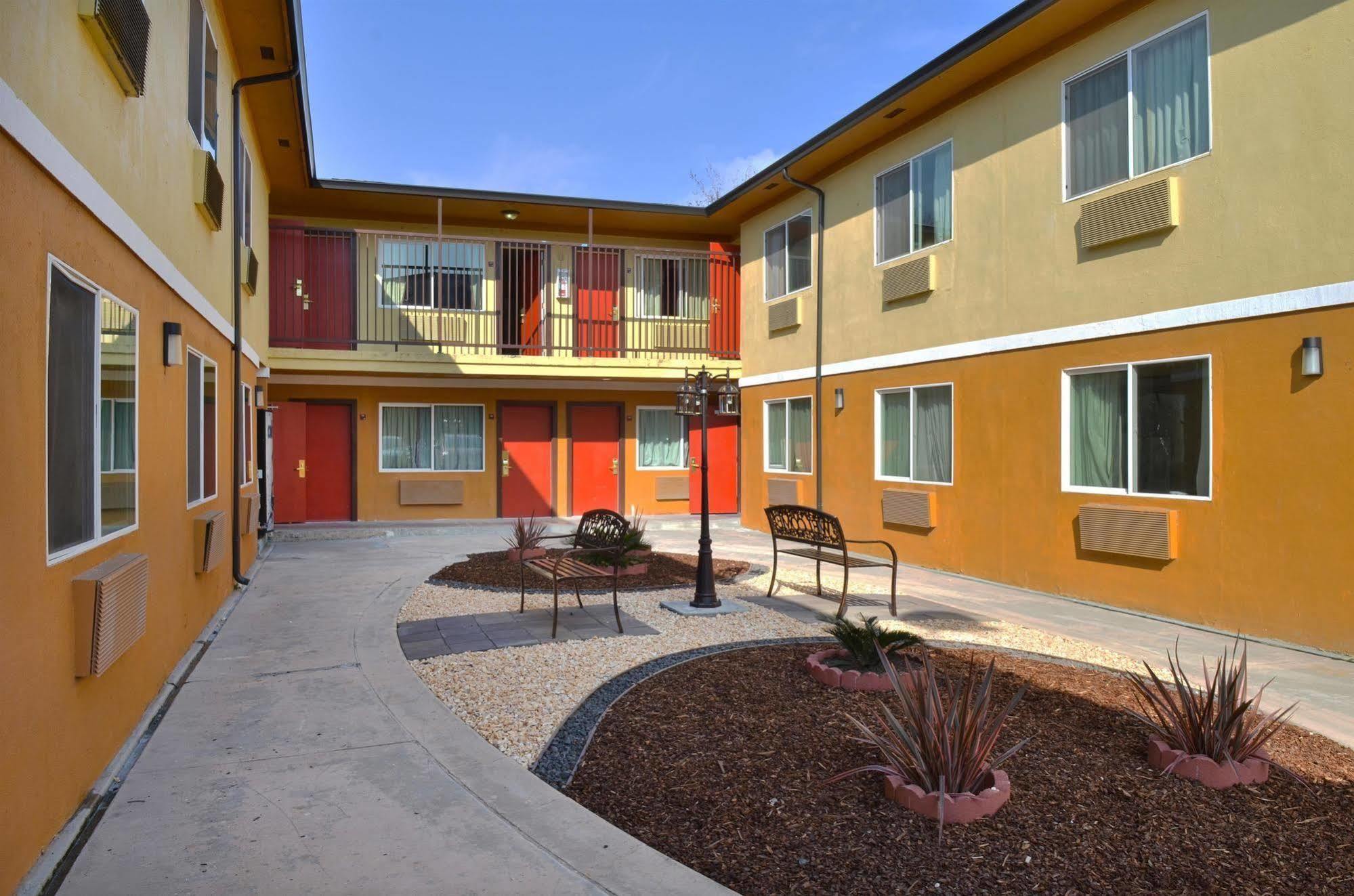 Motel 6-Modesto, Ca - Downtown Zewnętrze zdjęcie